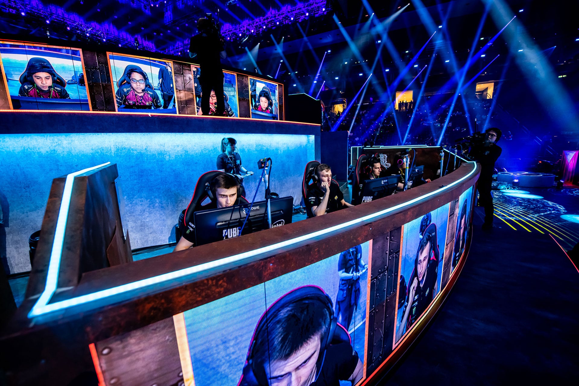 Live Legends - IHSE plays Key Role at Esports Gaming event
